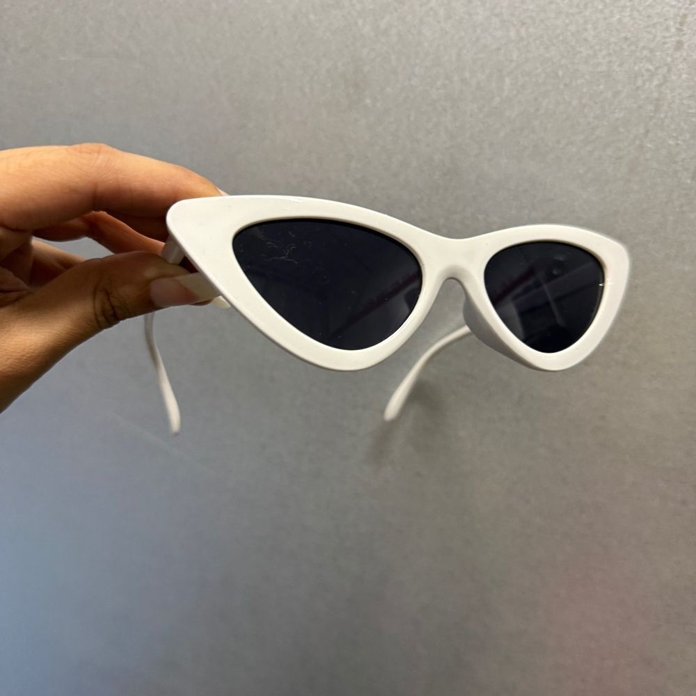 White Cat Eye Sunglasses mini fashion chic